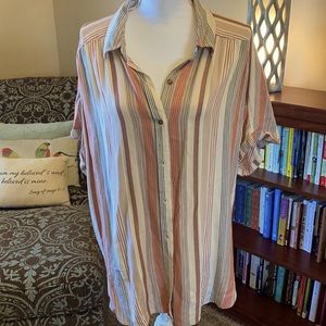 Women’s universal thread button down shirt